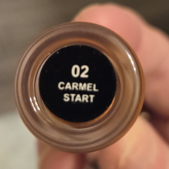 Caramel Smooch Glitter Gloss - Shimmering Orange "Carmel Start " - Picture 2 of 5